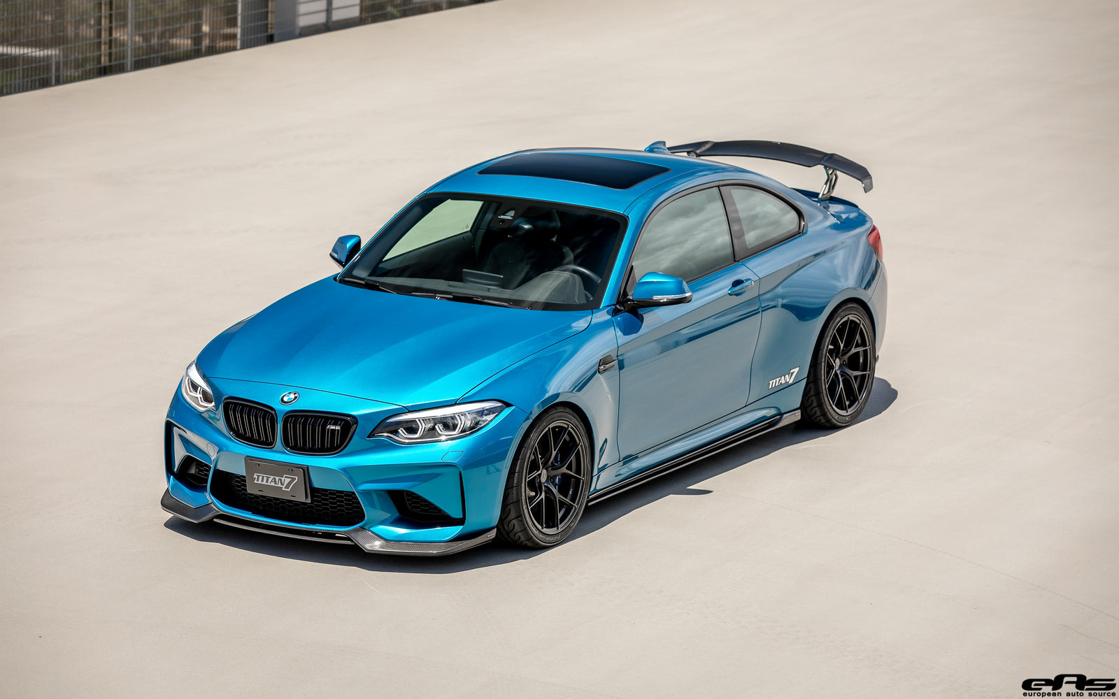 Long Beach Blue Pearl F87 M2 - Titan 7 T-S5 (Machine Black)