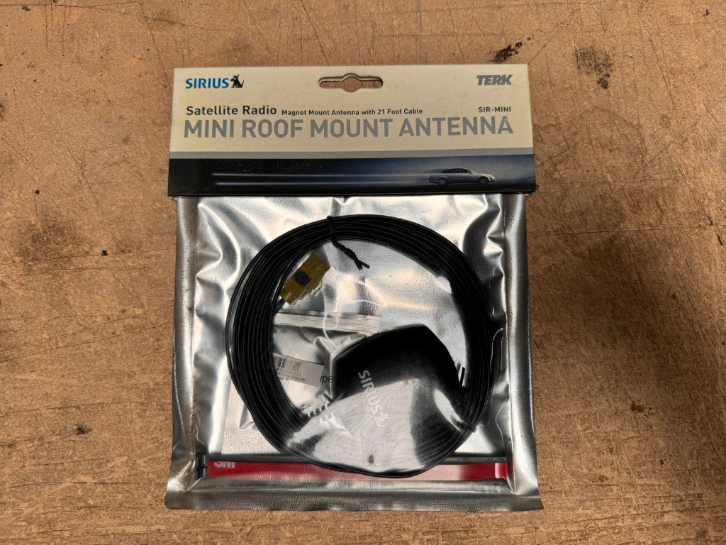 Sirius/XM - SIR-MINI Satellite Sirius/XM Roof Mount Antenna - BMW/Tesla