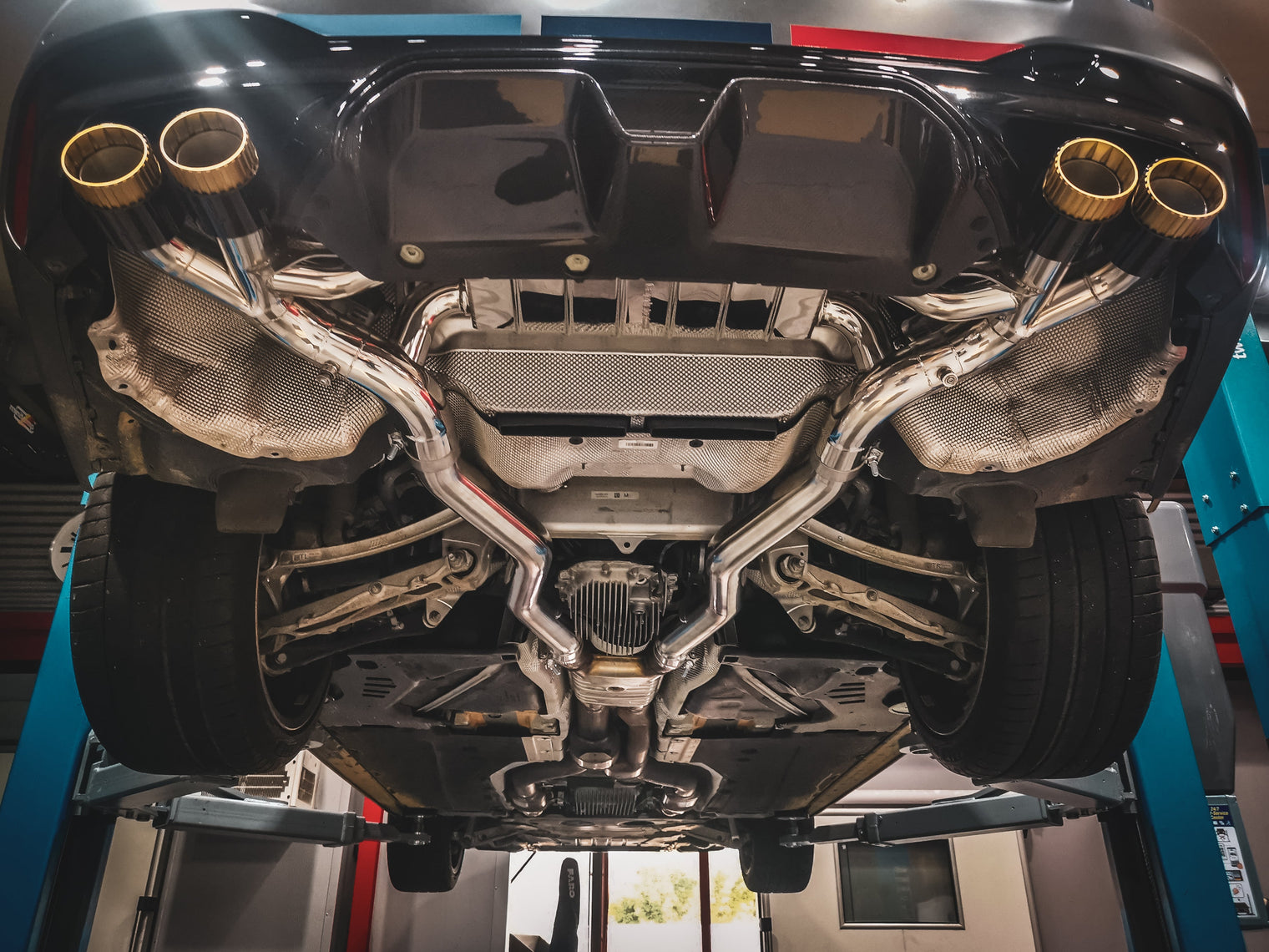 Capristo - Valved Axleback Exhaust w/ Wicrom Tips - BMW F90 Competition