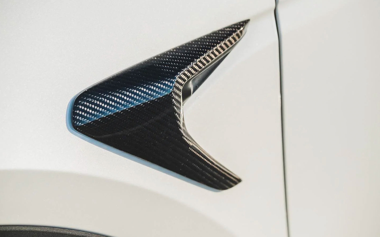 ADRO - Premium Prepreg Carbon Fiber Camera Cover - Tesla Model Y