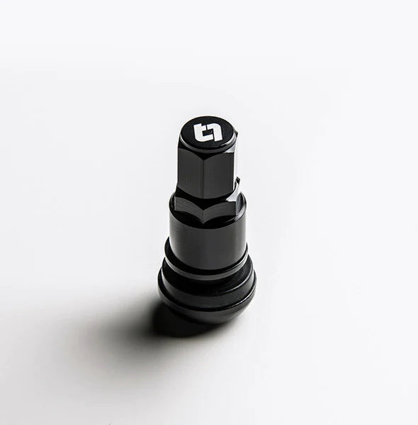 Titan 7 - Aluminum TPMS Valve Stem w/ Cap