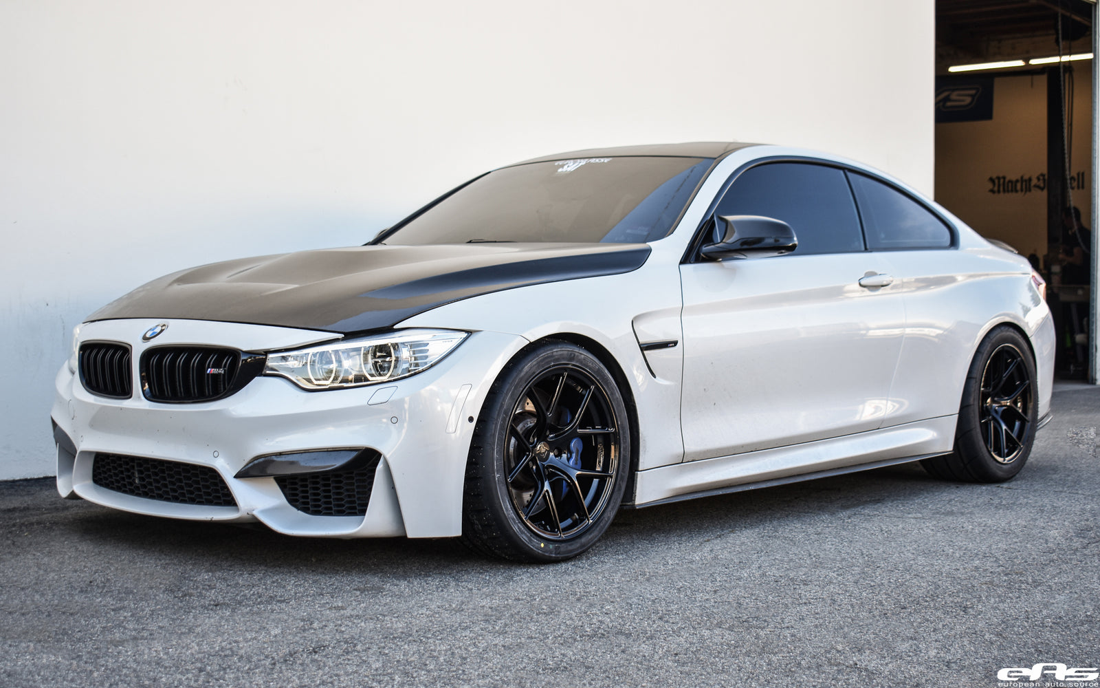 F82 M4 - Titan 7 T-S5 (Custom Gloss Black)