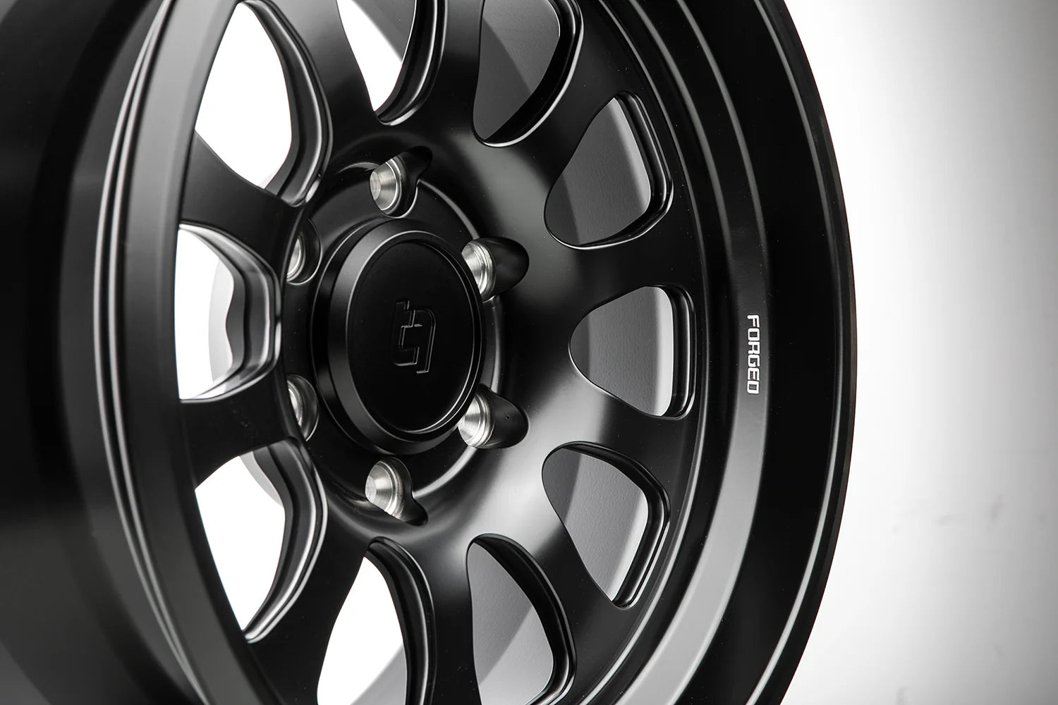 Titan 7 - AK-1 Bespoke Wheel Center Cap Set