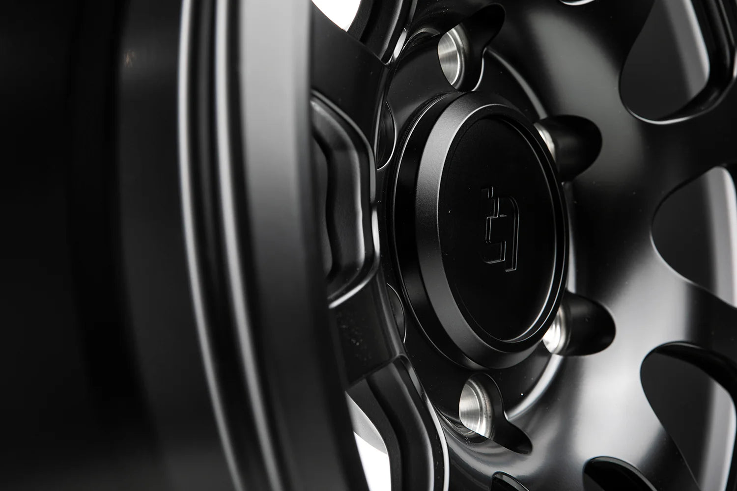 Titan 7 - AK-1 Bespoke Wheel Center Cap Set