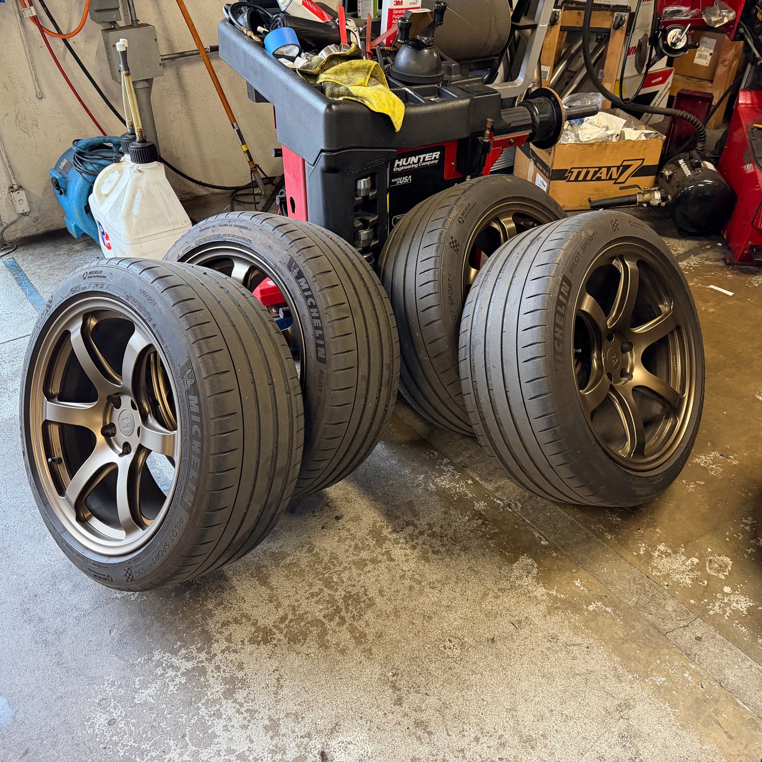 Titan 7 - 20" T-D6E Forged 6 Spoke Wheel/Tire Set - Tesla (5x114) (USED)