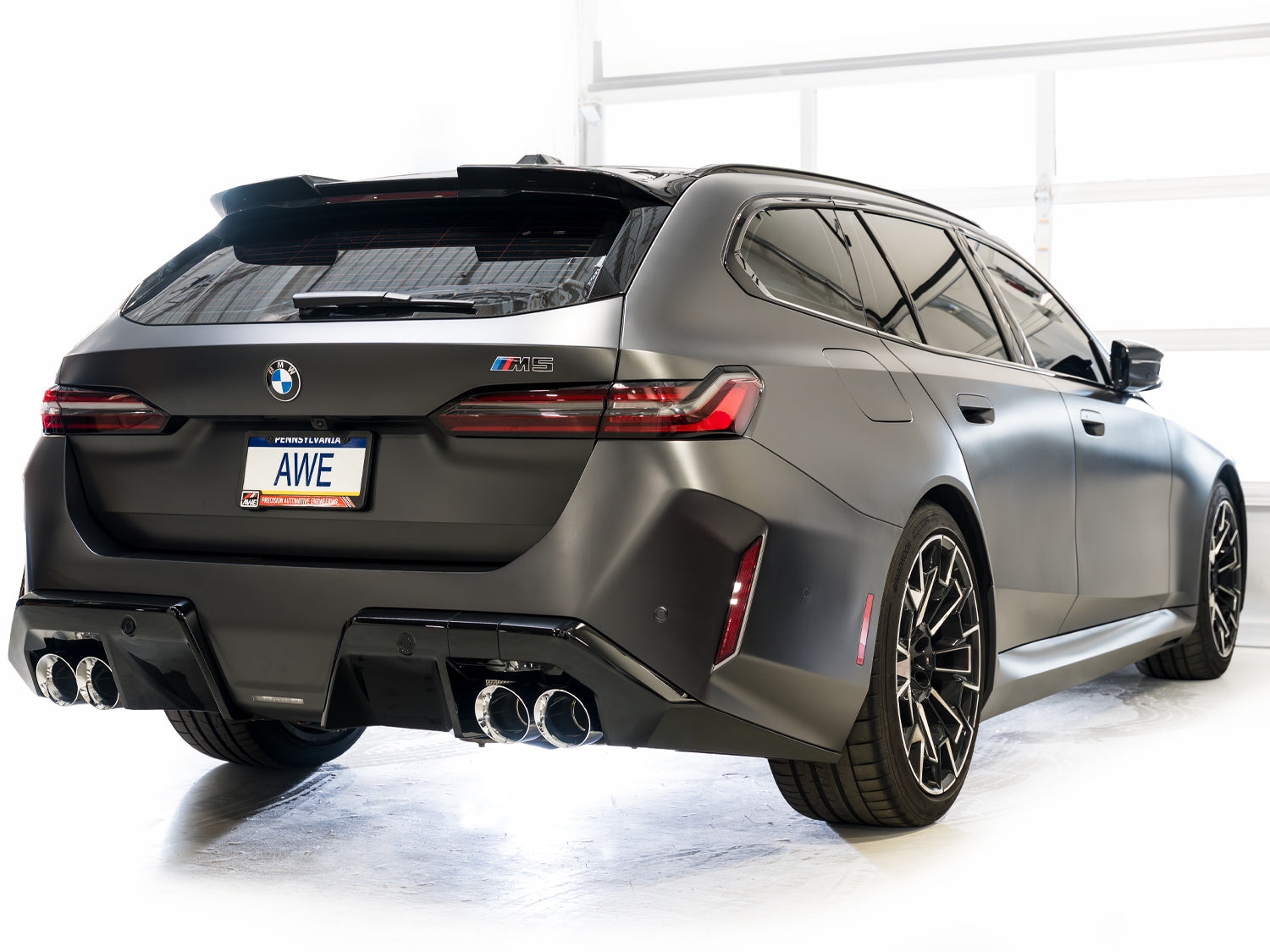 AWE Tuning -  Track Edition Catback Exhaust - BMW G9X M5