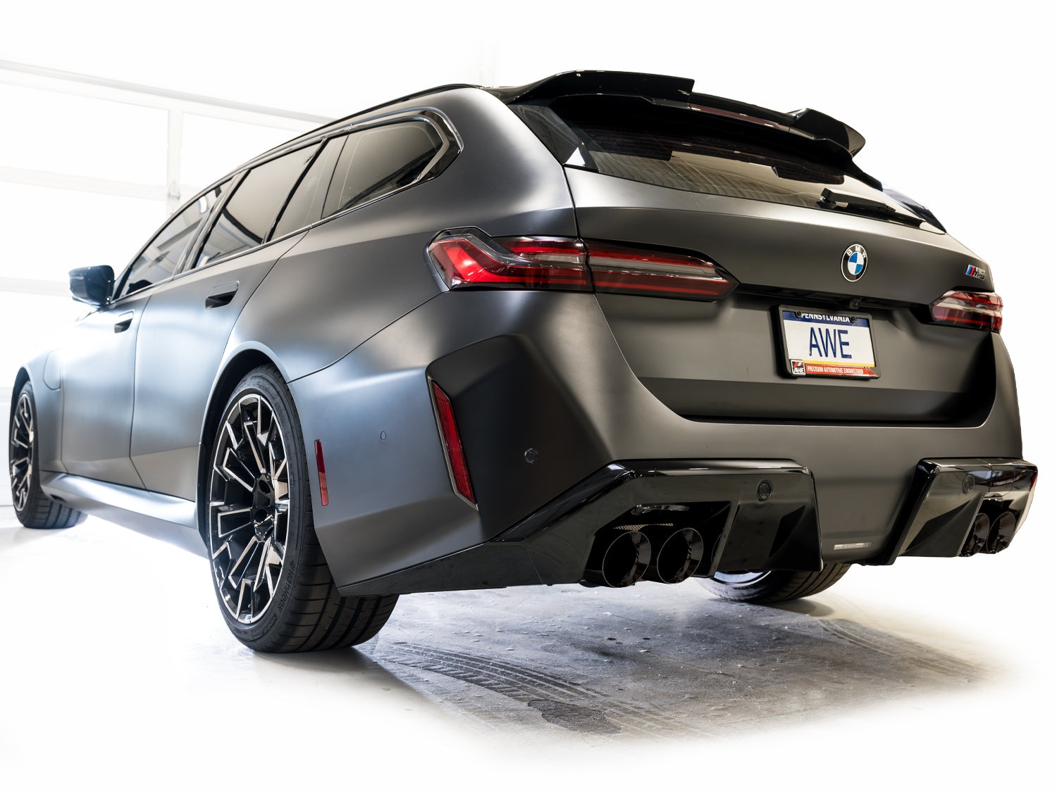 AWE Tuning -  Track Edition Catback Exhaust - BMW G9X M5