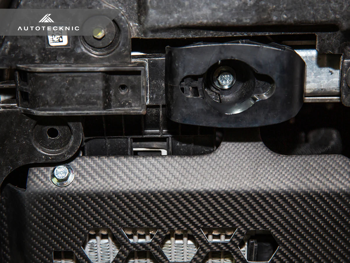 Autotecknic - Dry Carbon Oil Cooler Guard - BMW G8X M3/M4